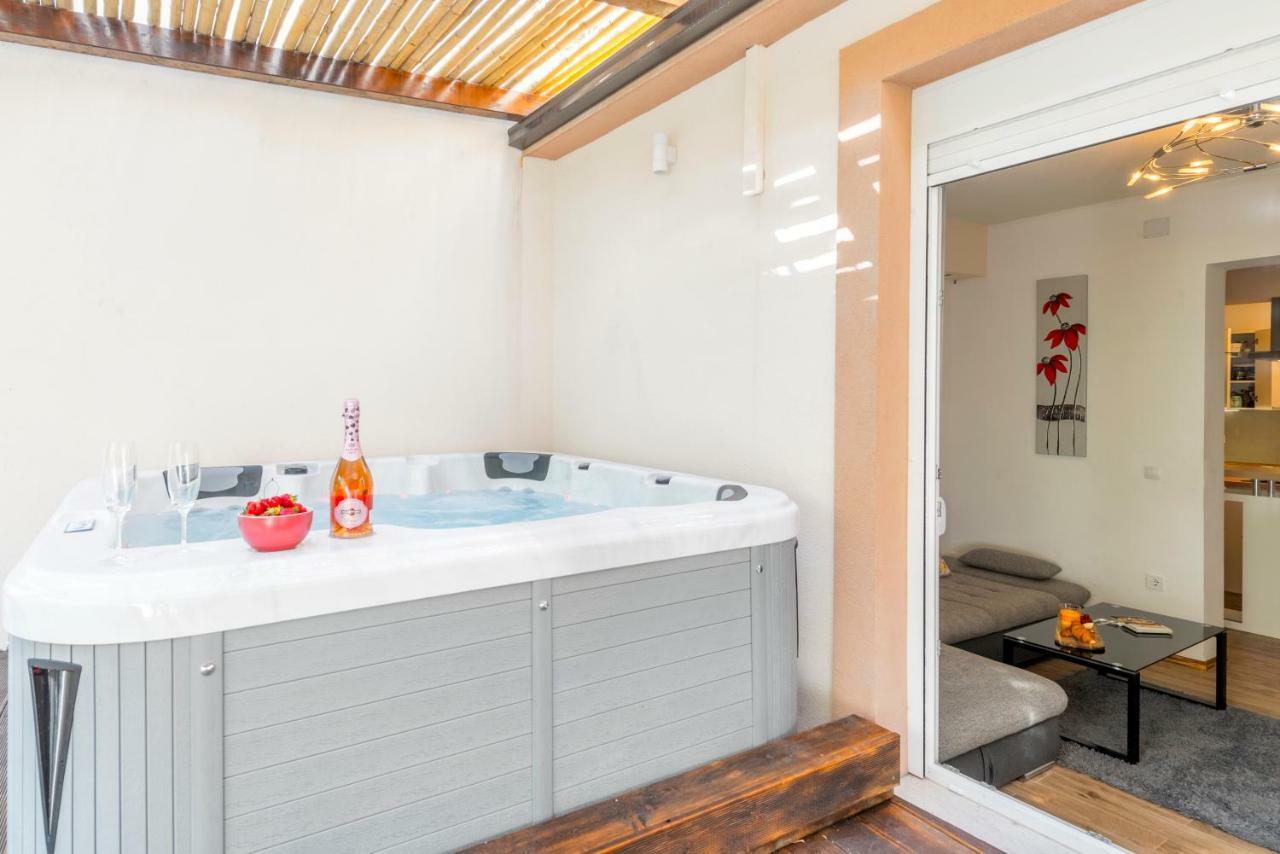 Alena Luxury Apartment With Jacuzzi Split Exterior foto