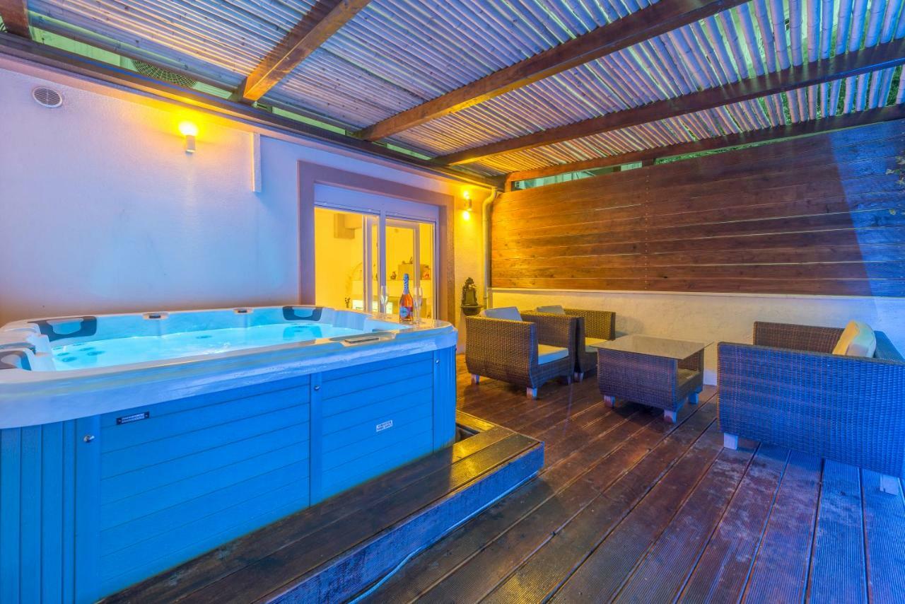 Alena Luxury Apartment With Jacuzzi Split Exterior foto